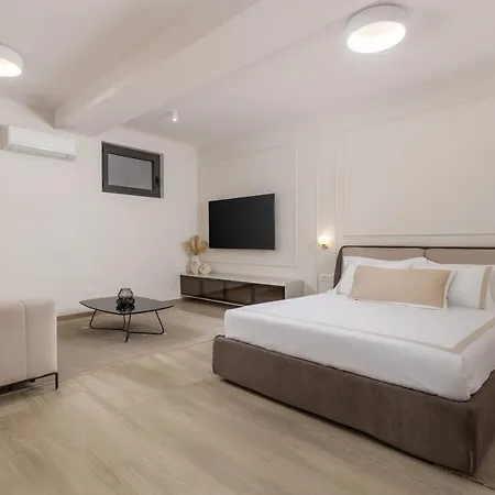 Apartment In Center Of *